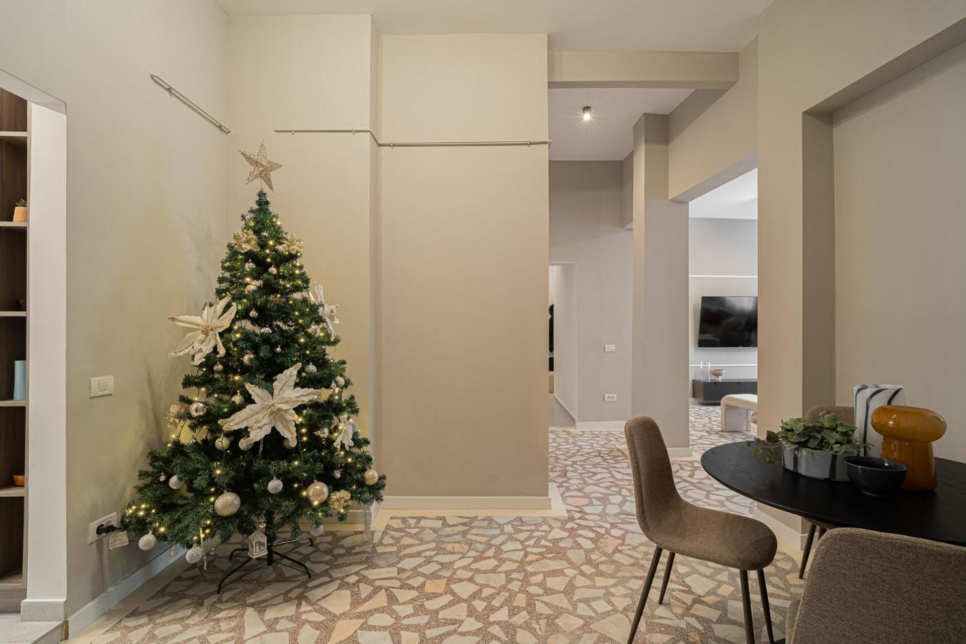 Loggia & Luxe 5Br Penthouse In Universitatii Area Bucharest Exterior photo