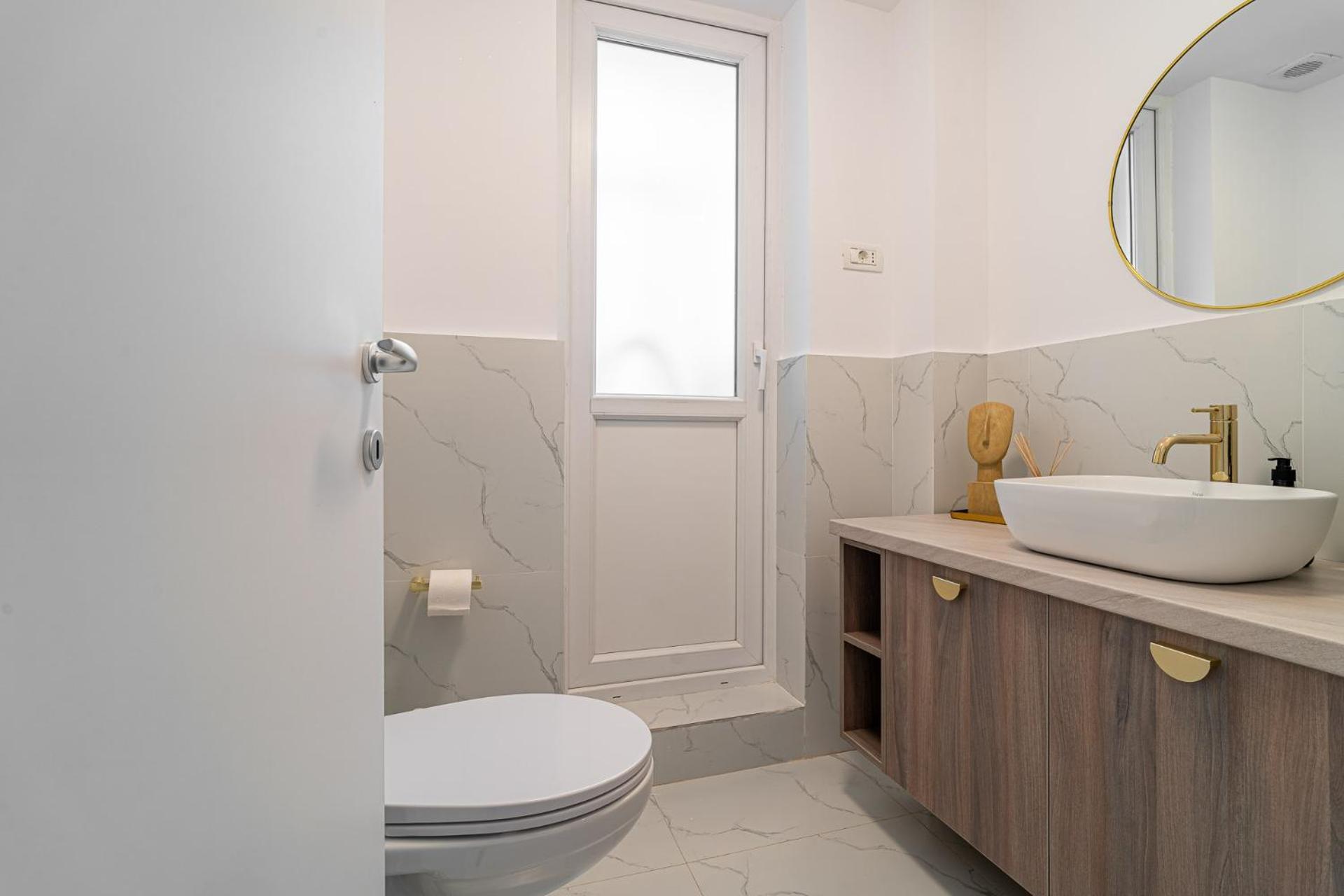 Loggia & Luxe 5Br Penthouse In Universitatii Area Bucharest Exterior photo