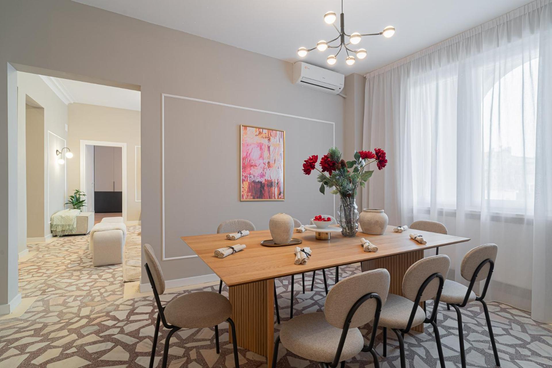 Loggia & Luxe 5Br Penthouse In Universitatii Area Bucharest Exterior photo